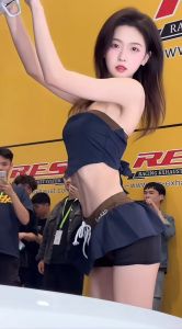 เสื้อเกาะอก สีทูโทนยางยืด มีชายผ้าผูกด้านหลัง + กางเกงกระโปรงเอวยางยืด แต่งเชือกปลอม เซ็ต2ชิ้น ชุดออกกำลังกายผู้หญิง #2448