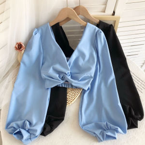 เสื้อเชิ้ตสั้นสุดเซ็กซี่พร้อมคอ V ลึกและแขนฟองสําหรับผู้หญิง สไตล์เกาหลีใหม่ แฟชั่นฤดูใบไม้ผลิใหม่ EU และ US Trend