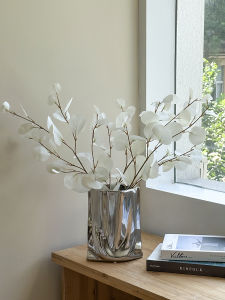 INS Affordable Luxury Style Electroplating Silver Ruched Vase Fancy Flower Arrangement Living Room and Dining Table Decoration Decoration Artificial Flower