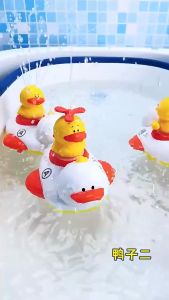 Đồ chơi nhà tắm trẻ em vịt phun nước tự động dễ thương kèm vòi sen – quà tặng mùa hè cho bé đi bể bơi du lịch