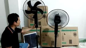 Quạt tích điện năng lượng mặt trời Solar Fan Quạt năng lượng mặt trời quạt tích điện Quạt năng lượng mặt trời Solar Fan Quạt Tích Điện Mini Để Bàn USB 3 Chế Độ Giódung lượng 12000mAh sử dụng 6-8h tiếp kiệm điện