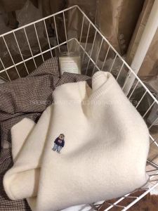 หมีคุณภาพ งานปัก คอกลม เสื้อสเวตเตอร์ถัก ผู้หญิง สไตล์ขี้เกียจ ฤดูใบไม้ร่วง ฤดูหนาว เสื้อฐานสวมด้านใน หลวม นุ่ม เสื้อสเวตเตอร์