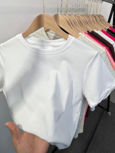 เสื้อยืดแขนสั้นทรงเข้ารูปสีพื้นสำหรับผู้หญิงในช่วงฤดูร้อนปี 2025 เสื้อแขนสั้นทรงเข้ารูปสีขาวสำหรับผู้หญิง เสื้อผ้าทำงานสไตล์เกาหลี