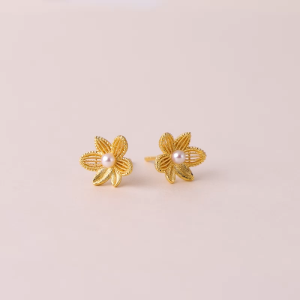 Chow Sang Sang 周生生 999.9 24K Gold Dainty Gold Blossom Lily Pearl Stud Earrings for Women 95735E