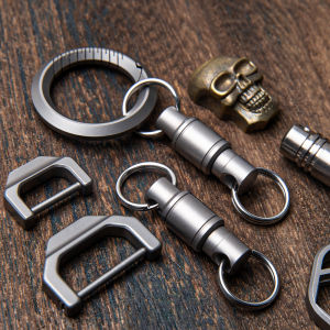 Titanium Alloy Keychain Quick Release Buckle 360 ° Rotation Mini Portable Connector Tool With Stainless Steel Keyring EDC Tool