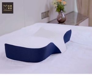 หมอนเมมโมรี่โฟม ทรง contour หมอนเมมโมรี่โฟมที่นุ่มสบาย สามารถวาง Pill pack ไว้ที่ด้านหลังของแกนหมอน รองรับการแบ่งพาร์