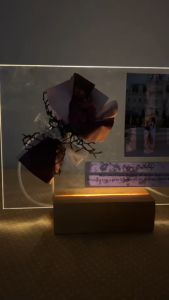 bloomingyourdays custom acrylic cetak foto akrilik led stand kado ulang tahun graduation wisuda wedding anniversary plakat wisuda kado akrilik custom/ kado ulang tahun akrilik/ kado wisuda akrilik/ kado unik/ buket bunga kering