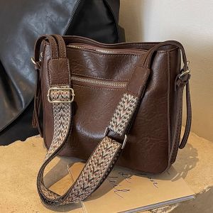 Spring and Summer Popular Retro Bucket Bags Female 2024 New Arrival Fancy Large Capacity Fashion All-Matching Wide Strap Crossbody Bag