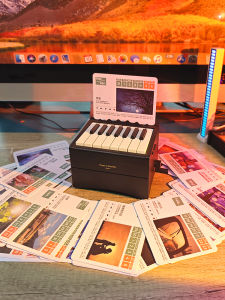 2025 Piano Keyboard Desktop Calendar Lin Jie May Day Taylor Swift Desktop Ornaments Birthday Gifts Simple Chinese Style