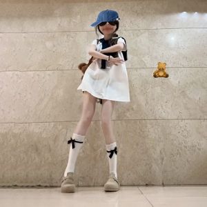 unifittoo | ชุดเดรสสั้นสีขาว ทรงเอ สำหรับผู้หญิง ฤดูร้อน 2025 ใหม่ น่ารัก น่าตื่นตา ไปเที่ยวชายหาด กระโปรงสั้น ชุดเดรสผู้หญิง