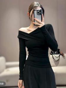 เสื้อยืดคอกลมแขนยาวทรงสลิมฟิตสำหรับผู้หญิง ฤดูใบไม้ร่วง 2025 ใหม่ ไซส์ใหญ่ ดีไซน์เก๋ไก๋ ดูดี ใส่ได้ทุกวัน