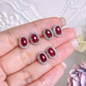 (现货)✨ 石榴石耳钉|气血能量 × 提升魅力 × 稳定守护 ✨ Garnet Earrings|Vitality • Charm • Protection