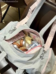 กระเป๋าเดินทางแบบสะพายไหล่ข้างเดียวแบบแยกชั้นสำหรับโยคะและฟิตเนสความจุขนาดใหญ่พร้อมหัวเข็มขัดแบบลากเดี่ยวสำหรับเยาวชน