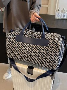 กระเป๋าเดินทางแบบพกพาสำหรับผู้หญิง น้ำหนักเบา ความจุขนาดใหญ่ แยกส่วนรองเท้า กระเป๋าใส่ของสำหรับนักเรียน กระเป๋าใส่รองเท้าแบบแยกส่วน