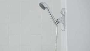 FECA S23 Adjustable Shower Head Holder | 45-Degree Tilt Suction Cup Mount for Easy Height Adjustment | Ideal for Pets & Kids