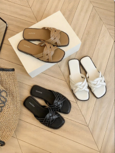 Square Toe Low Heel Resort Style Sandals