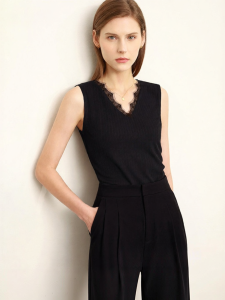 AMII | Autumn Lace Spliced Design V-Neck Wide Shoulder Tank Top