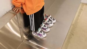 Sepatu snekaers anak import ULTRAMAN LED cocok untuk anak usia 1-5 tahun sanagt cocok untuk jalannnn