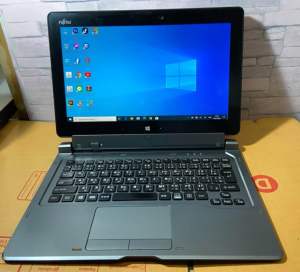 แท็บเล็ต 2in1พร้อมคีย์บร์อด Fujitsu ArrowsTab Q665/M Intel CoreM-5Y31(RAM:8GB/SSD:128GB)ขนาด11.6นิ้ว