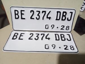 PLAT NOMOR MOTOR BERLOGO KORLANTAS FONT BARU DAN FONT STANDAR