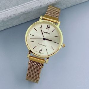 watch house NEW นาฬิกา ผู้หญิง สายแม่เหล็กปรับได้ หน้าปักกลมแบนสวยมาก ขนาด 32 มม.