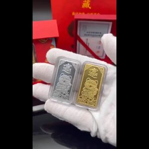 Koin Emas Keberuntungan Souvenir Motif Lucky Cat Jimat Penarik Uang Amulet Kekayaan Emas