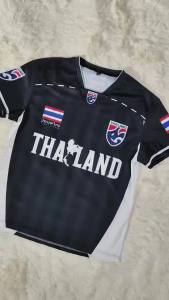 [OFSDIY] 2568 เสื้อชายไทยฟุตบอลทีมชาติชุดหลวมขนาดใหญ่เสื้อยืดคอวีระบายอากาศได้