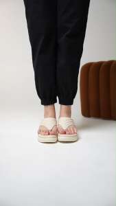LARRIE Kasut Perempuan Florence 2-Inch Wedge Thong Sandals - L82605-KT01SV