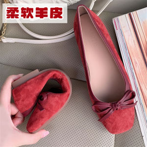 รองเท้าส้นแบนหนังแท้สีแดงสำหรับผู้หญิงในช่วงฤดูร้อน รองเท้าสวมหัวผูกโบว์แบบสวมสบาย พื้นรองเท้าหนังนิ่ม รองเท้าส้นแบนแบบสวมสบาย