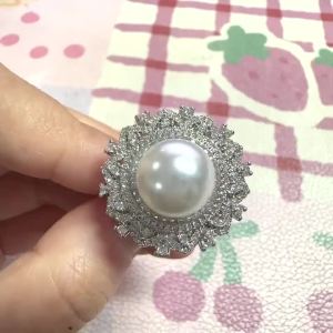 Huitan Luxury Imitation Pearl Women Ring Flower Design Elegant Wedding Engagement Full Shining CZ Charming Accessories Jewelry