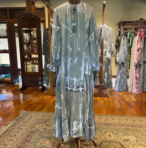 Caroline Dress by Dian Pelangi LIMITED EDITION Busana Muslim Baju Maxi Gamis Kaftan Abaya Gaun Outfit Busui Pesta Pernikahan Kondangan Wanita Hijaber Cantik Anggun Modis Modern Elegan Mewah Model Korea Terbaru Motif Abstrak Kekinian