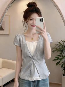 Áo Blouse Giả Hai Mảnh Cân Đối Dây Ren
