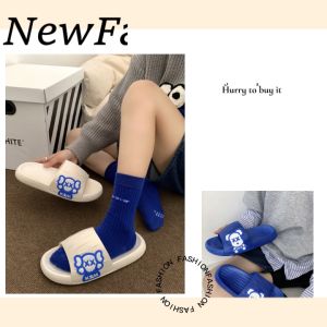 Lishops รองเท้าแตะแฟชั่น รองเท้าแตะใส่สบาย รองเท้าผู้หญิง 🍁 รองเท้าสกรีนลายอาร์ต มี 3 สีคุมโทนคุมใจกับทุกลุค สไตล์ไหนก็รอด ไม่โป๊ะ