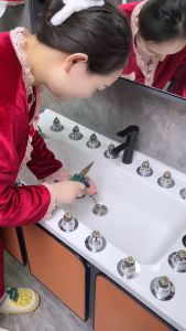 Universal Pop-Up Bathroom Sink Stopper Odor-Resistant Press-To-Close Drain Plug for Washbasin Accessories Hair Catcher Strainer