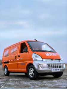 Metal Pull-Back Bread Van Model Toy Car