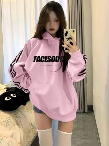 เสื้อสเวตเตอร์มีฮู้ดผ้าขนแกะหนาสำหรับผู้หญิง สไตล์อเมริกัน สีชมพูอ่อน เสื้อคลุมกันหนาวแบบลำลองสไตล์เกาหลี ฤดูใบไม้ร่วง 2024 เสื้อผ้าทำงาน