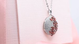 Mặt Dây Chuyền Bạc Garnet Tự Nhiên Cho Nữ Quà Tặng Kỷ Niệm Nữ Phong Cách Lãng Mạn Garnet 2.85 Carats Trang Sức Chất Lượng Hàng Đầu