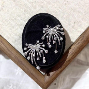 Luxury Unique Designed Fake Pearlstud Earring with Bursting Sparkles And Decorative Firework Detailing Fashion-Forward Accessory for Daily Wear Female Tailored Fashion Jewellery Ear Jewel