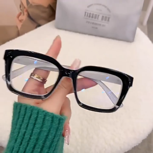 Nicedays🍒Kacamata Bingkai Persegi Transparan Mode/Kacamata Anti Cahaya Biru Wanita/Gaya Eropa Dan Amerika Yang Sangat Ringan COD