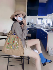 Embroidered Ball Chain Handbag Portable Lightweight Eco-friendly Retro Shoulder Crossbody Bag for Shopping Casual Leisure