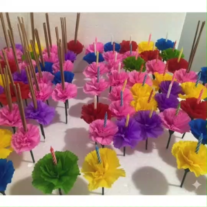 ชุดดอกไม้พร้อมใช้ ดอกไม้ธูปเทียน 10 ชิ้น (ธูป 5 เทียน 5) ลอยกระทง