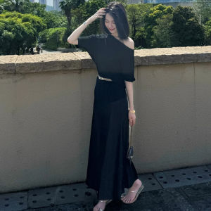 YUEZHONGWEI | เสื้อยืดแขนสั้นถักผ้าไหมน้ำแข็งสไตล์ฝรั่งเศส ทรงหลวม ทรงเข้ารูป เอวสูง ฤดูร้อน 2025 ใหม่ สำหรับผู้หญิง