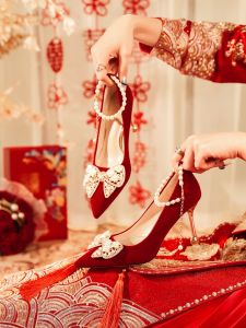 รองเท้าแต่งงานส้นสูงสีแดงสำหรับผู้หญิง ฤดูใบไม้ผลิและฤดูร้อน รองเท้าแต่งงานแบบสวมได้สองทาง ไม่ทำให้เท้าเจ็บ รองเท้าแต่งงานส้นบางสำหรับผู้หญิง