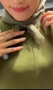 Gamis Rempel Susun Bahan Crinkle Airflow: Busana Muslimah Terbaru