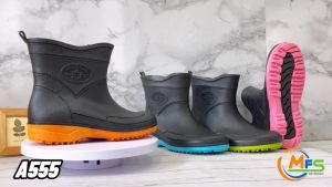 รองเท้าบูทกันน้ำ รองเท้าบูท สูง 7 นิ้ว รุ่น A555 รองเท้าบูทกันน้ำ บูทข้อสั้น บูทดำพื้นสี ความสูง 7 นิ้ว - MFS