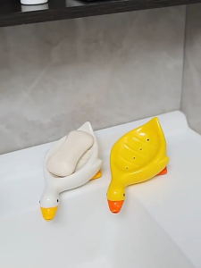 [COD] CHENJ กล่องสบู่รูปเป็ดสีเหลือง1ชิ้นที่วางสบู่รูปการ์ตูนที่ระบายน้ำได้ที่ใส่สบู่จานสบู่สำหรับถาดใส่สบู่อุปกรณ์ในห้องน้ำ