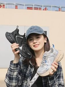 2024 New Korean white shoes for women chunky sports sneakers for women leather material