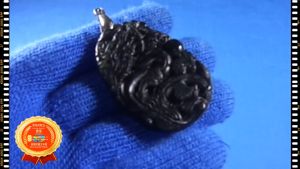 RGM Liontin Kesehatan Batu Giok Asli Ukiran Naga tetes Air Hitam