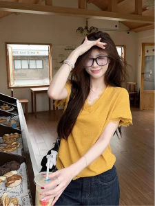 Áo Thun Nữ Tay Ngắn Cổ Chữ V Ren Màu Vàng Mùa Hè Thiết Kế Đơn Giản Ôm Vừa Vặn Thường Ngày Phong Cách Hàn Quốc Tay Ngắn Cổ Chữ V