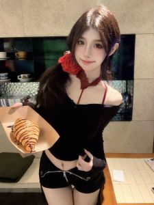 เสื้อแขนกุดคอฮอลเตอร์ลูกไม้เซ็กซี่สำหรับผู้หญิงในช่วงฤดูร้อน เสื้อชั้นในแบบมีแผ่นเสริมหน้าอก ชุดสองชิ้น ทรงเข้ารูป ทรงสั้น